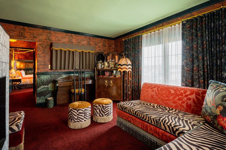 Lafayette Hotel & Club