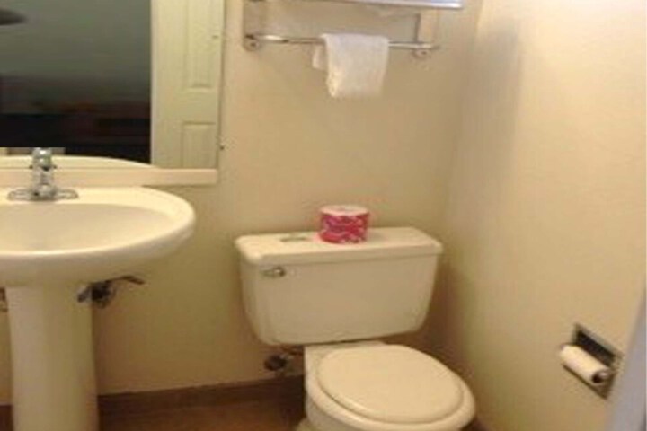 Room 10 of 15