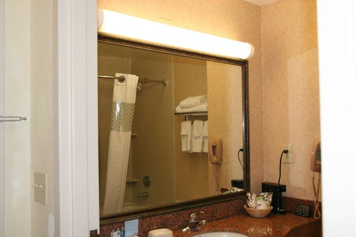 Room 40 of 48