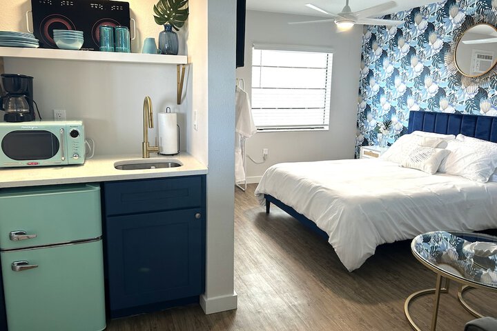 Room 93 of 128