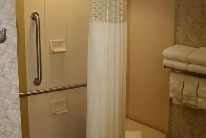 Room 7 of 14