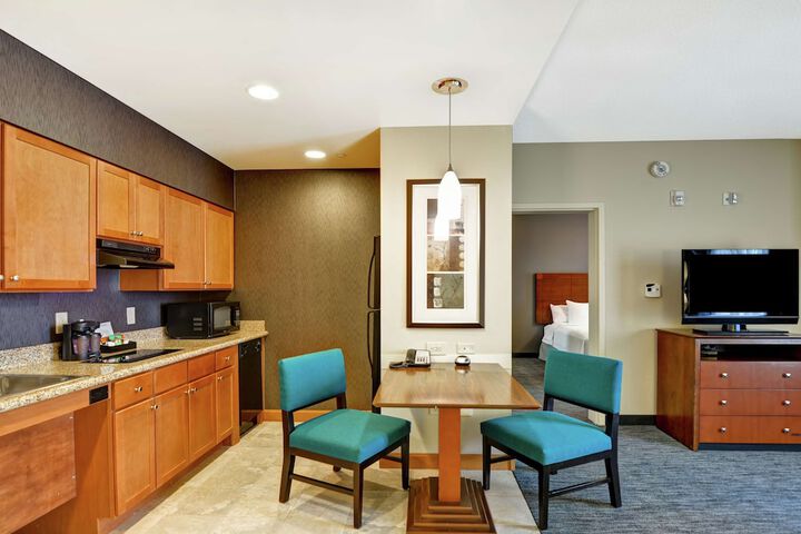 Room 32 of 49