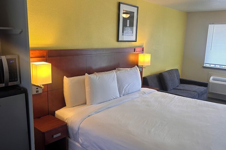Room 21 of 36