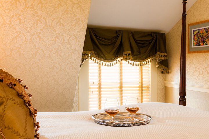 Room 10 of 84