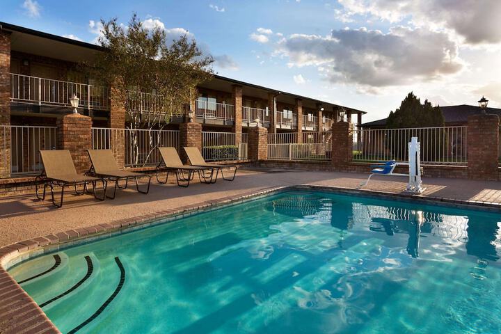 Pool 14 of 57