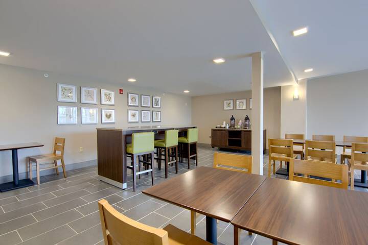 Comfort Inn & Suites Liverpool - Syracuse North