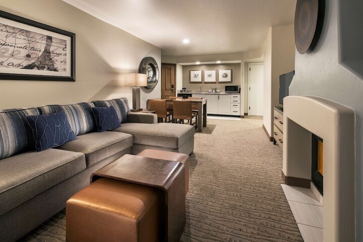 Room 108 of 199
