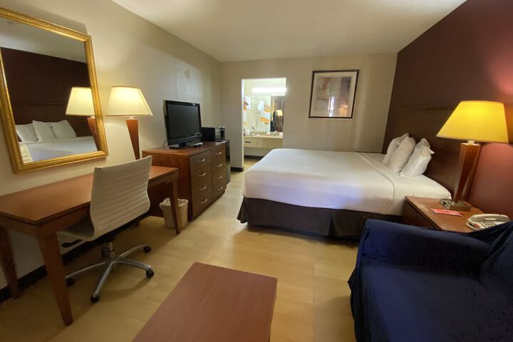 Room 8 of 14