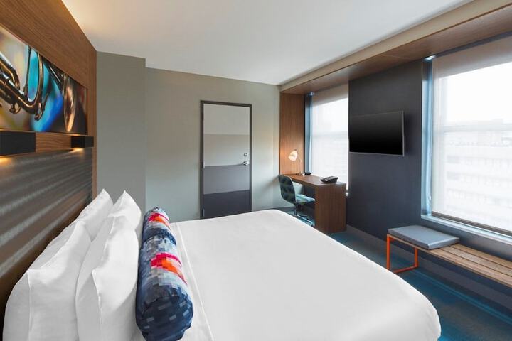 Room 21 of 39