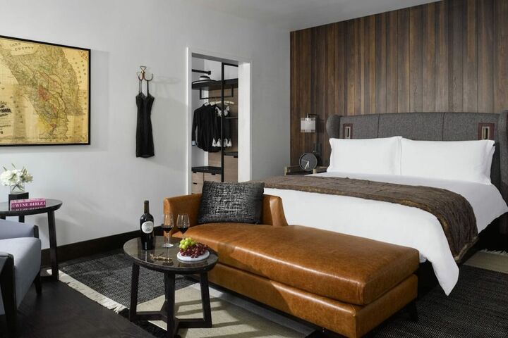 Room 50 of 87