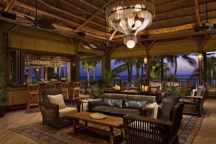 Lounge 42 of 60