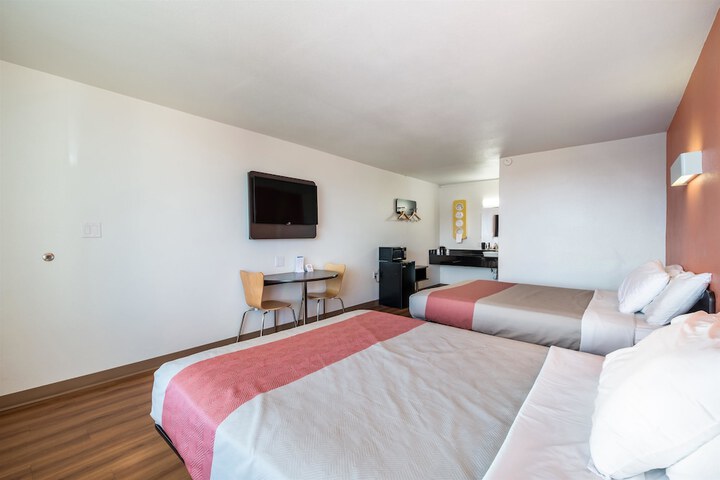 Room 20 of 33