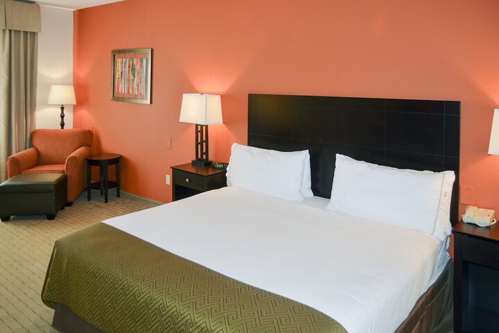 Room 7 of 18