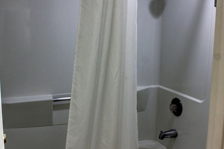 Room 8 of 35