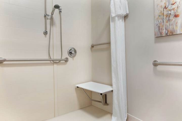 Room 15 of 50