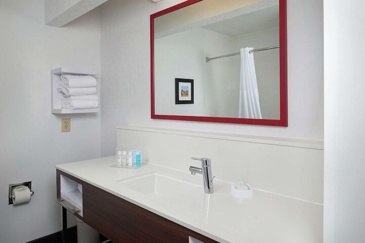 Room 13 of 27