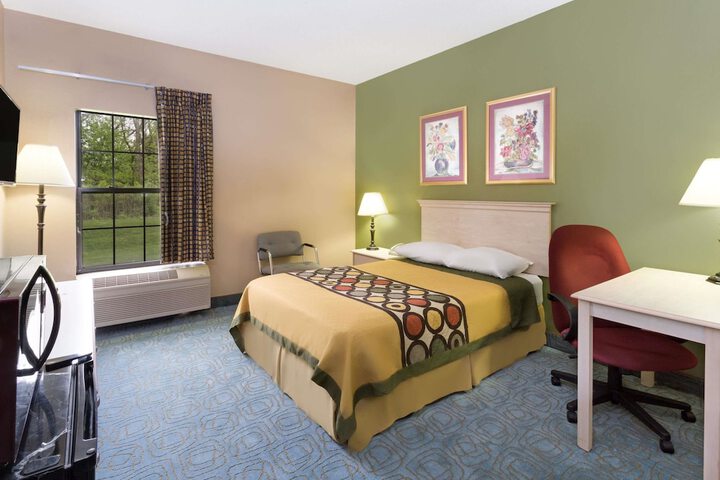 Room 4 of 14