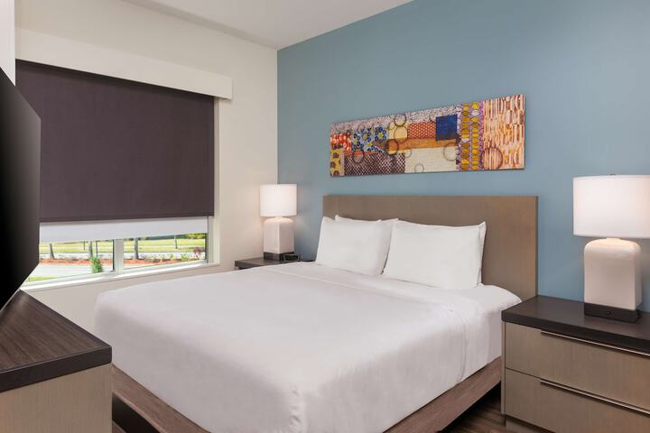 Room 28 of 60