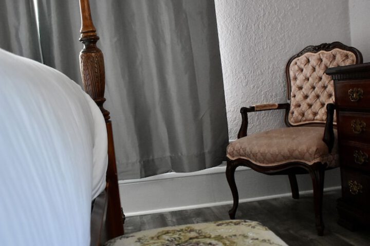 Room 96 of 104