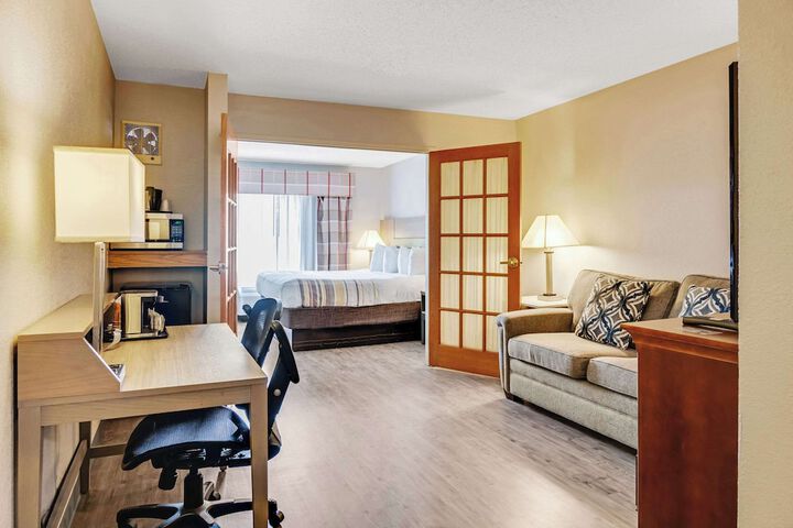 Room 53 of 86