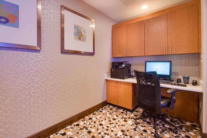 Business Center 38 of 42