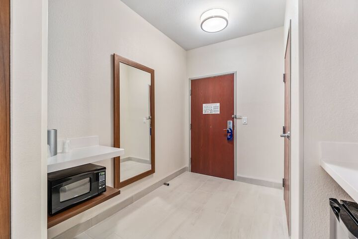 Room 45 of 82