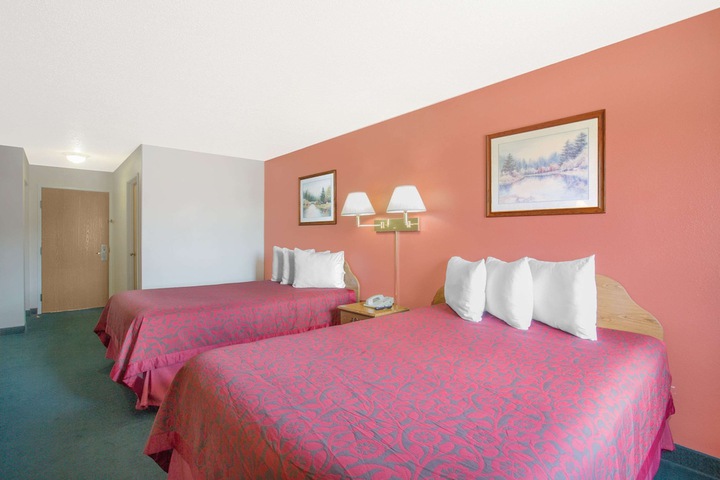 Room 4 of 15