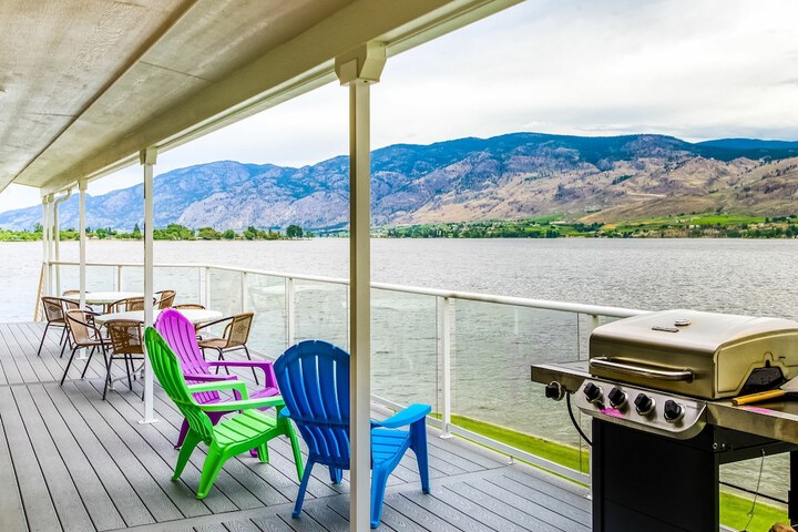 Linger Longer Lakeside Cottage