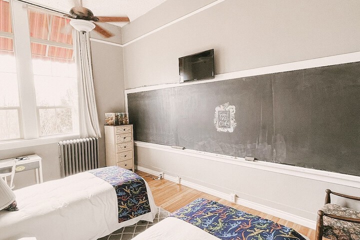 Room 14 of 140