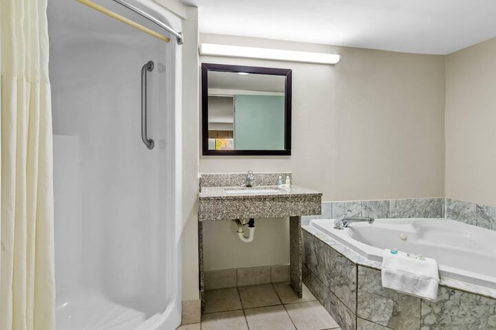 Quality Inn Hillsville