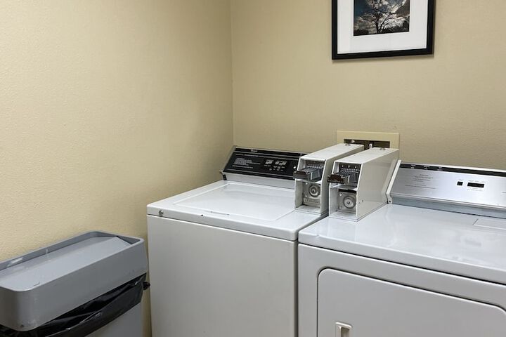 Country Inn & Suites by Radisson Madison, WI