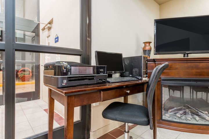 Business Center 14 of 14