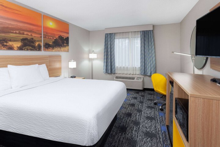 Days Inn by Wyndham Wooster