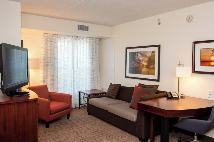 Room 52 of 106