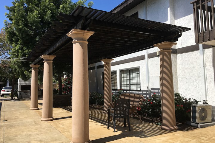 Hotel Exterior 58 of 64