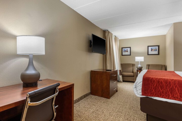 Room 11 of 30