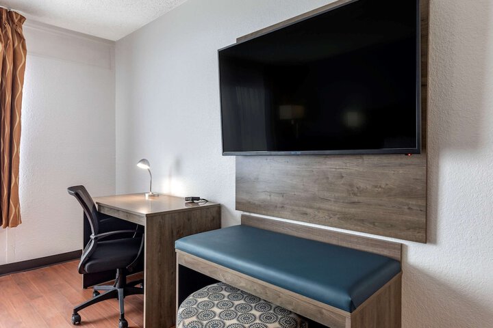 Room 44 of 72
