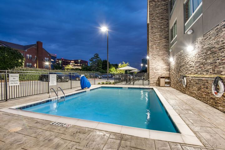 Pool 12 of 52