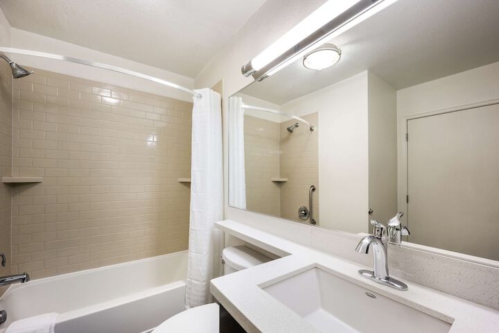 Sonesta Simply Suites Minneapolis Richfield