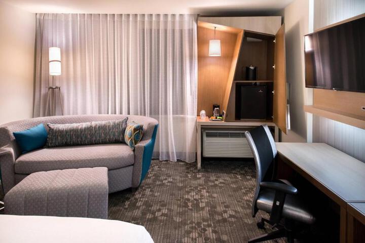Courtyard by Marriott Jacksonville