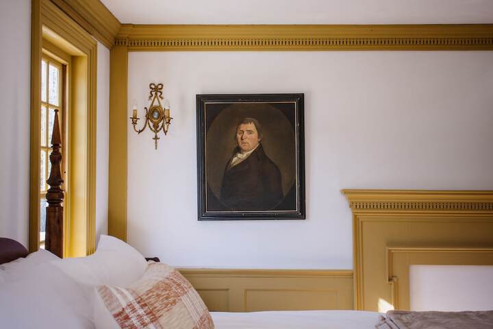 Room 27 of 65