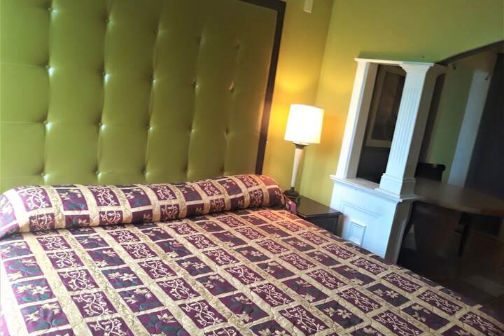 Room 53 of 75