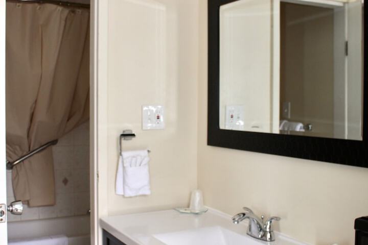 Room 13 of 48