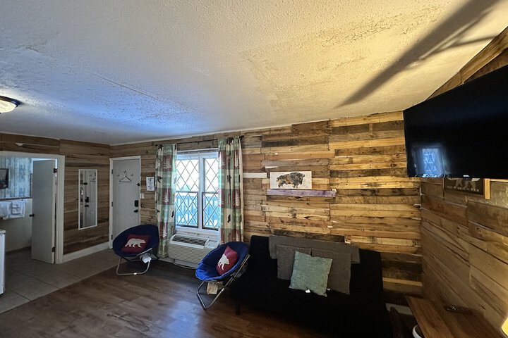 Room 17 of 36