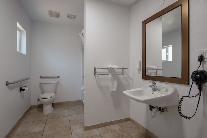 Room 10 of 42