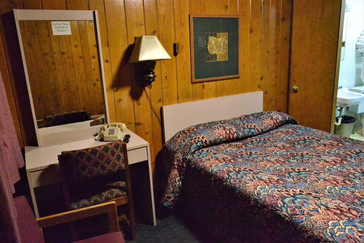 Room 16 of 81