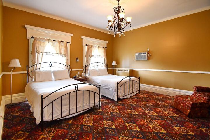Room 13 of 22