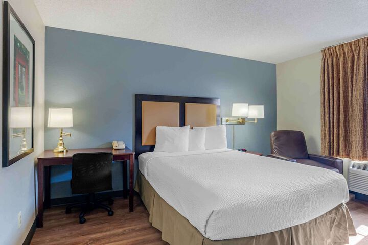 Room 15 of 32