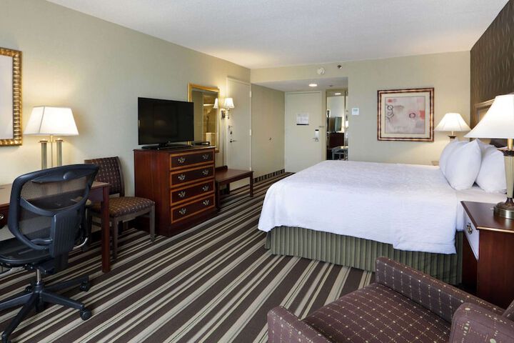 Room 28 of 48