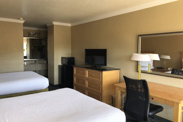 Room 11 of 26